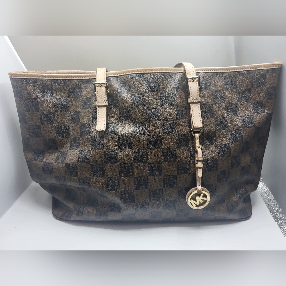 Michael kors large bag used.classic style